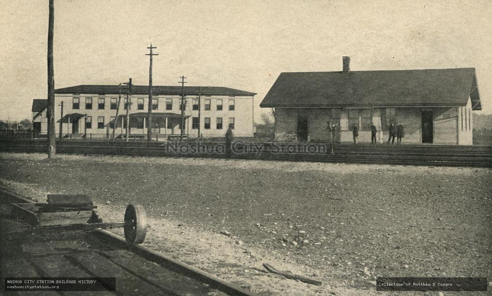 Postcard: Railway Station.  Poquonnock Bridge, Connecticut